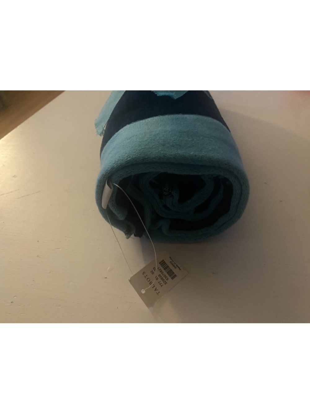 Talbots - NWTLight & Dark Blue Pineapple Print 95% Cotton Beach Towel, 29" x 55" - Picture 4 of 6